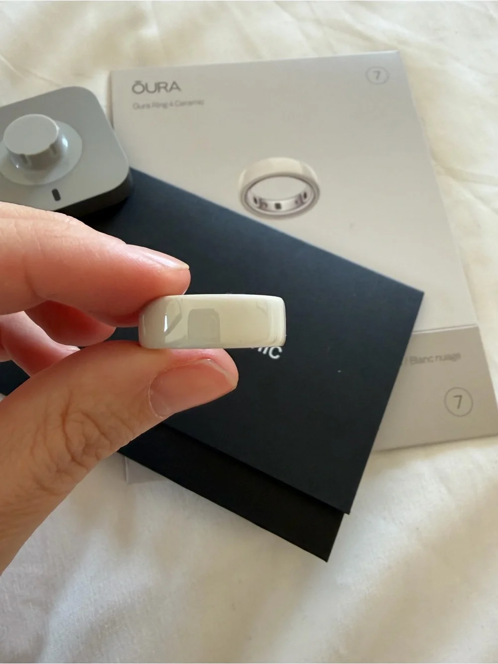 Oura Ring 4 Ceramic Cloud White Size 7 + Charger | Excellent Condition